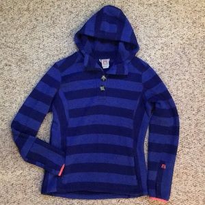 AValanche pull over jacket